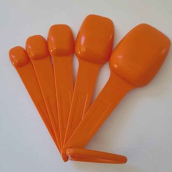 Vintage Tupperware measuring spoons - Picture 7 of 7